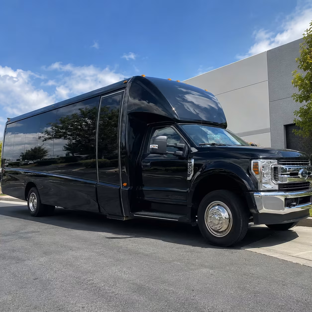 corporate winery tour minibuses from medford to applegate valley