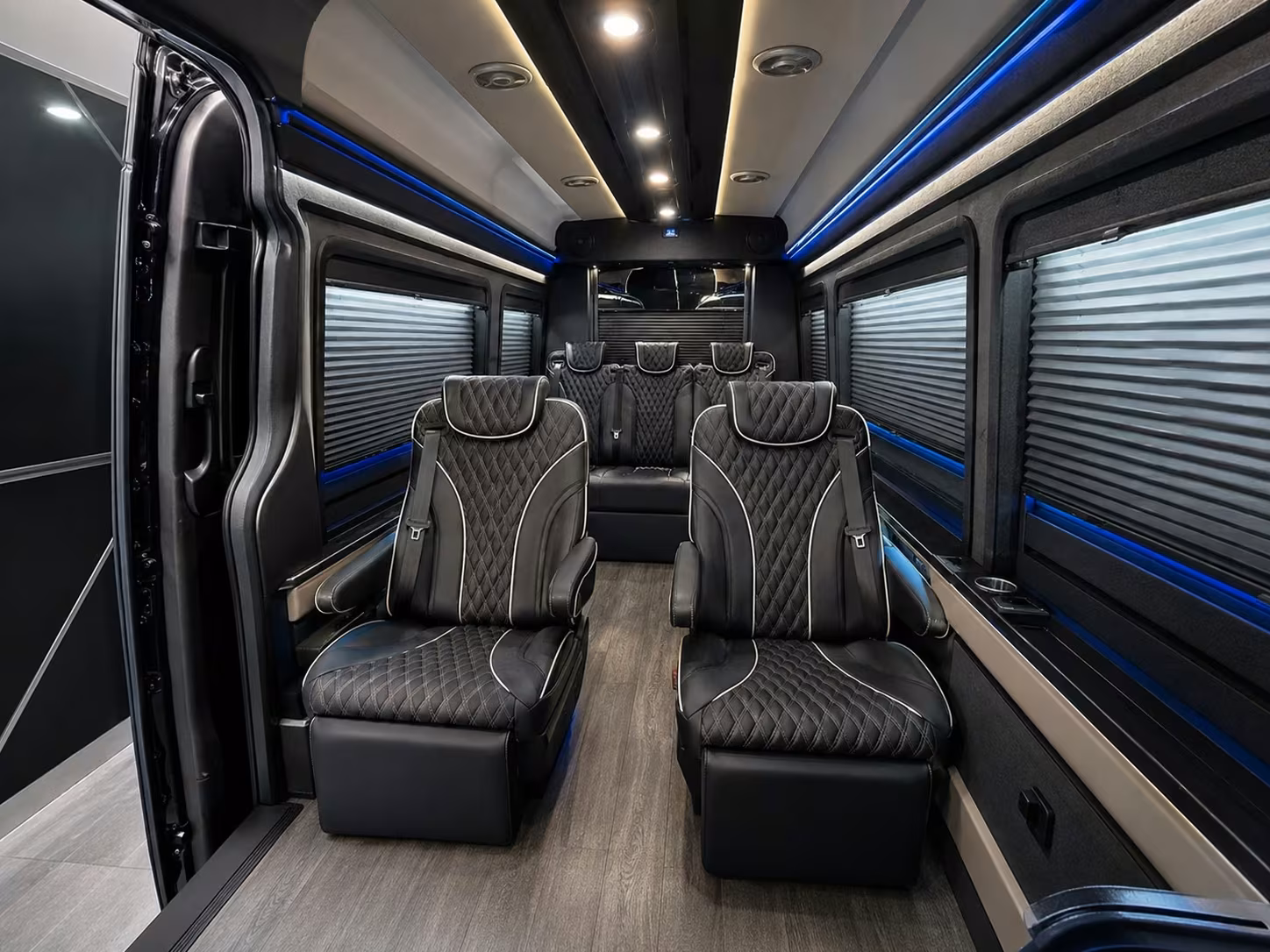 medford wedding shuttle buses for guests flying into mfr